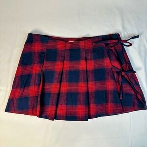 Women’s Size Large Sincerely Jules Red and Blue Plaid Skort
